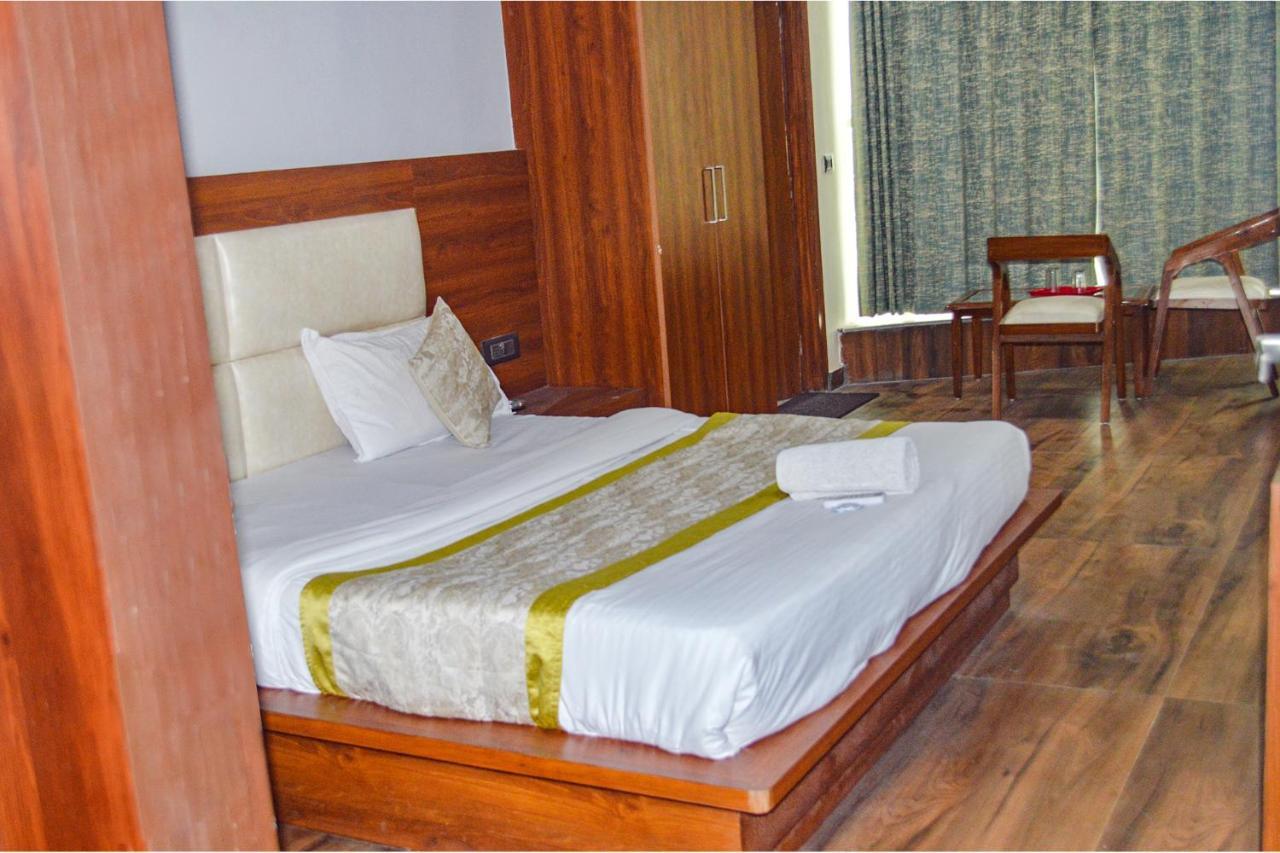 Fabhotel The Golf Inn Noida Kültér fotó