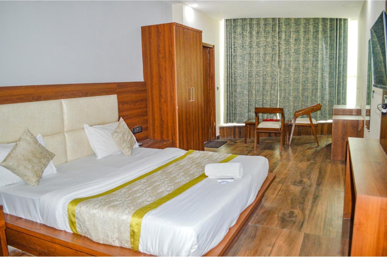 Fabhotel The Golf Inn Noida Kültér fotó