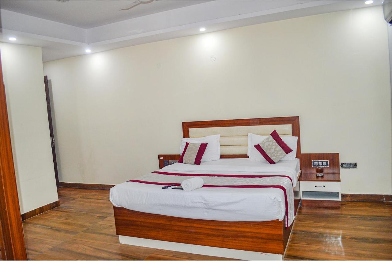 Fabhotel The Golf Inn Noida Kültér fotó