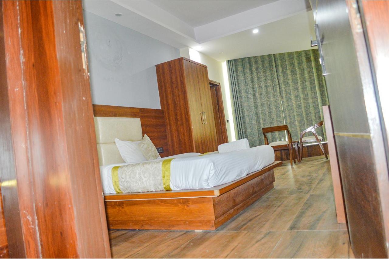 Fabhotel The Golf Inn Noida Kültér fotó